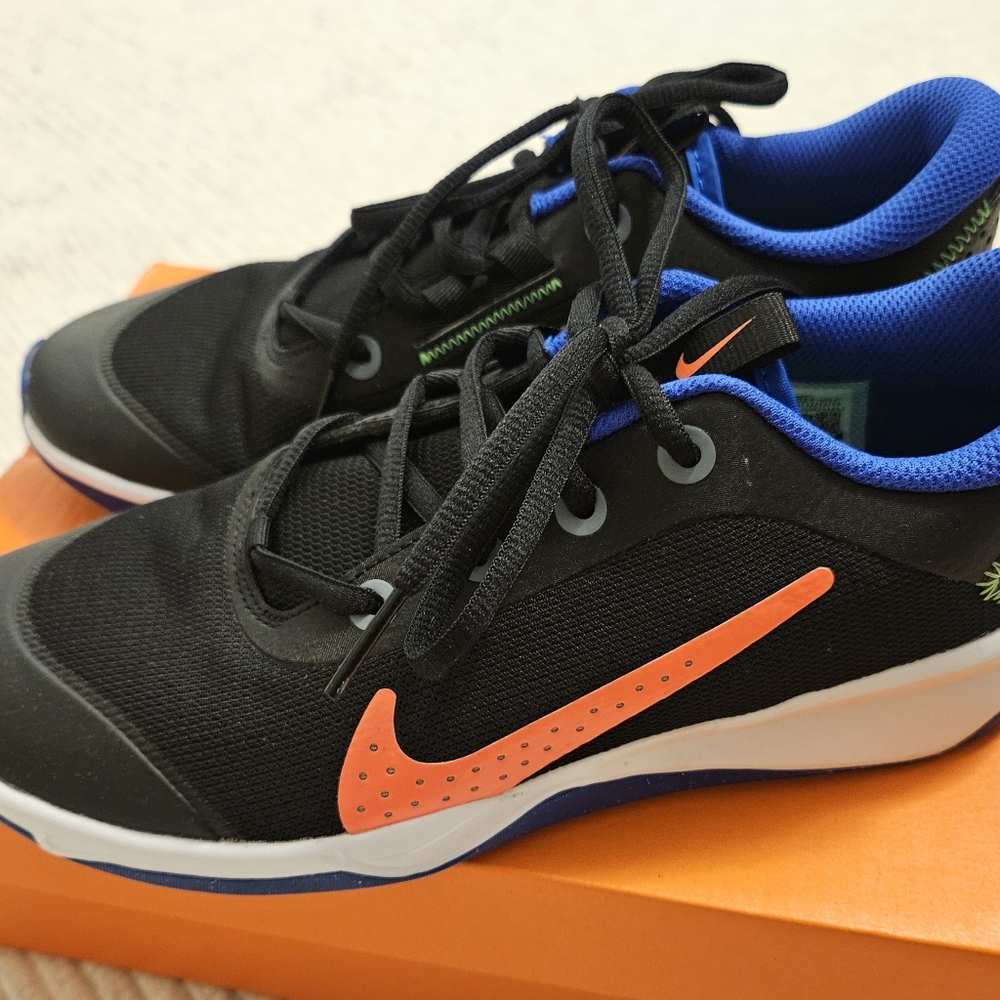 Youth Nike OMNI Mutli-Court Sneakers